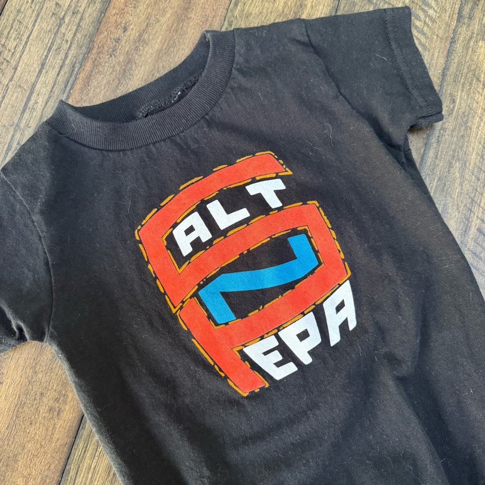 Salt ‘n Pepa baby onesie snapsuit 18 months